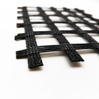 100KN/M Résistance à la traction Réseau géo-poliéster uniaxial biaxial pour murs de soutènement