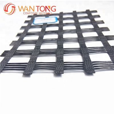 Polyester géogrid haute traction 120 kn PVC revêtu de 5 m de largeur pour la construction de routes