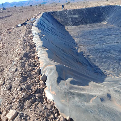 Taille de rouleau de géomembrane HDPE pour une prévention efficace des fuites