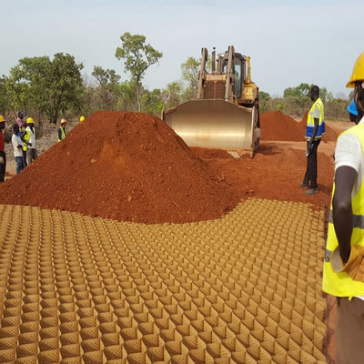 Surface lisse texturée hauteur 100 mm géocelle HDPE pour projets d'infrastructures durables