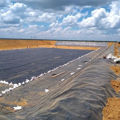 Géomembrane en plastique HDPE de 1 mm pour la conception traditionnelle dans le revêtement circulaire de l'étang de poisson
