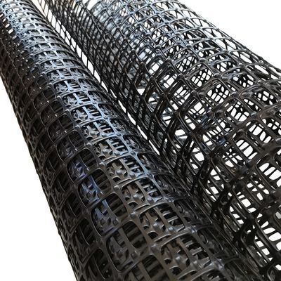 Polypropylène noir PP rouleau de maillage en plastique bi-axiale géogrid pour l'exploitation minière de stabilisation du sol