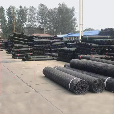 Polypropylène noir PP rouleau de maillage en plastique bi-axiale géogrid pour l'exploitation minière de stabilisation du sol