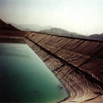 Geomembranes en PEHD 300 rouleaux réservoirs d'eau étangs agricoles revêtement en plastique pour barrage largeur 2m-8m bleu