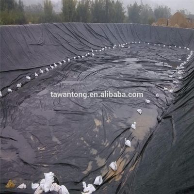 Géomembrane HDPE de 1 mm 1,2 mm 1,5 mm pour barrage ou lac artificiel Noir Vert Bleu Blanc