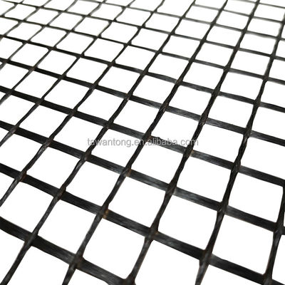 50-50 kn Polyester géogrid/ PET géogrid pour le renforcement des berges des rivières Application sur le lit des routes