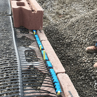 Géogrides en plastique uniaxial en HDPE de haute résistance de 40 kn/m pour une longueur de rouleau de 50 m et une largeur de 1 m