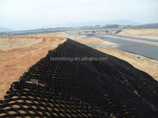 Conception traditionnelle Renforcement du sol Géogrid Matériau HDPE Géocelle Gravier pour la passerelle