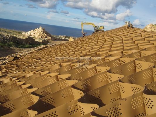 Conception traditionnelle Renforcement du sol Géogrid Matériau HDPE Géocelle Gravier pour la passerelle