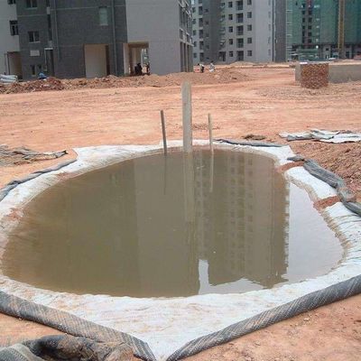 Conception traditionnelle Liner en argile géosynthétique de sodium bentonite GCL avec géomembrane HDPE largeur 1m-6m