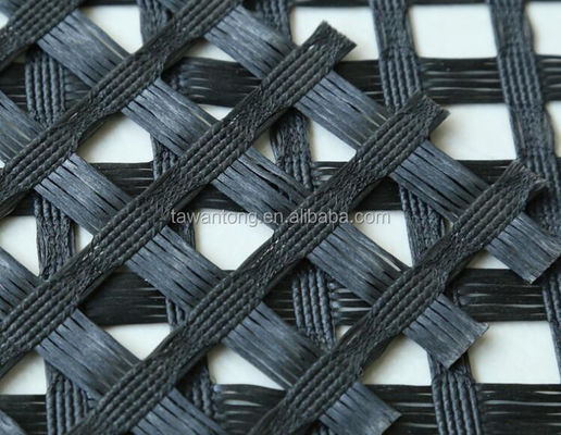 25mm*25mm Conception traditionnelle Génie civil PET Mesh Géogrides de murs de maintien Géogrides de grille de sol