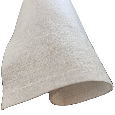 Tissu non tissé en fibres staple de polyester géotextile pour la construction de routes