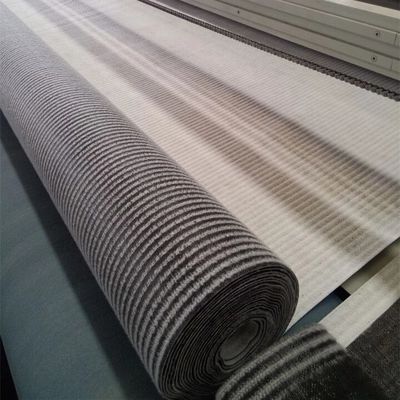 Liner en argile géosynthétique imperméable à l'eau GCL avec revêtement de bentonite de sodium Largeur normale 5,8 m