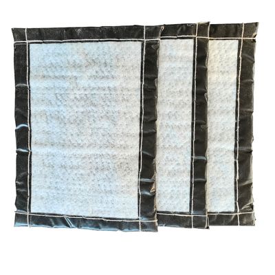 Liner en argile géosynthétique imperméable à l'eau GCL avec revêtement de bentonite de sodium Largeur normale 5,8 m