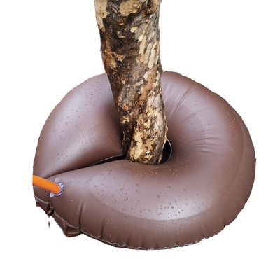 Améliorez votre routine d'entretien des arbres avec un sac d'arrosage de 20 gallons et un système d'irrigation goutte à goutte