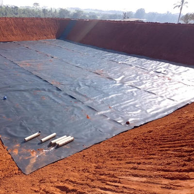 Liner à géomembranes en HDPE 100% vierge LLDPE destiné à l'aquaculture dans une ferme de pêche d'une épaisseur de 0,5 mm
