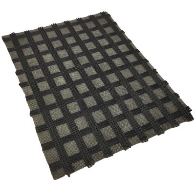 Renforcement des routes 100-100 kn Geogrid en fibre de verre composé de 50 g de tissu non tissé
