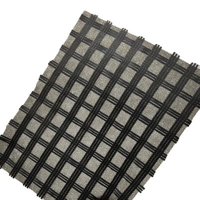 Renforcement des routes 100-100 kn Geogrid en fibre de verre composé de 50 g de tissu non tissé