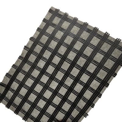 Renforcement des routes 100-100 kn Geogrid en fibre de verre composé de 50 g de tissu non tissé