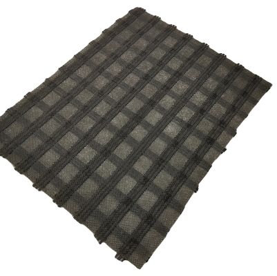 Renforcement des routes 100-100 kn Geogrid en fibre de verre composé de 50 g de tissu non tissé