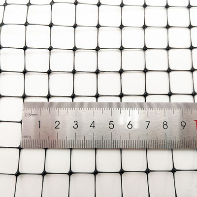 8-100GSM Réseau anti-oiseaux en plastique en PP noir et étirable pour clôtures de élevage de poulets et de cerfs