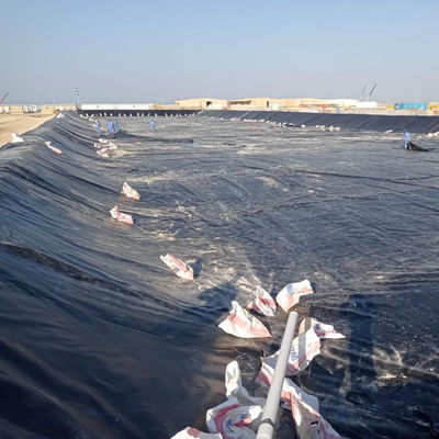 2m-8m Largeur en PEHD, revêtement de barrage, revêtement de géomembrane de 1 mm pour l'aquaculture