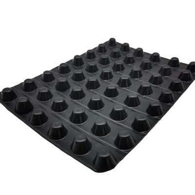 Planche de drainage en plastique à fossettes en HDPE de 60 mm de hauteur pour l'étanchéité des terrains de golf et des toits
