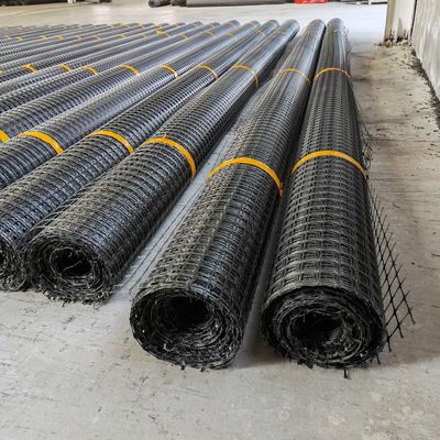 30 kn PP plastique géogrid bi-axiale pour la construction de routes longueur 50-100m matière première PP plastique