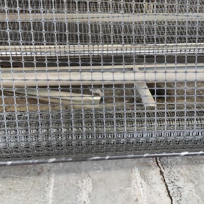 30 kn PP plastique géogrid bi-axiale pour la construction de routes longueur 50-100m matière première PP plastique