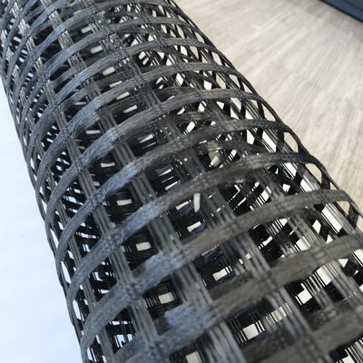 Renforcement géogrid en polyester blanc pour la stabilisation du sol en génie civil