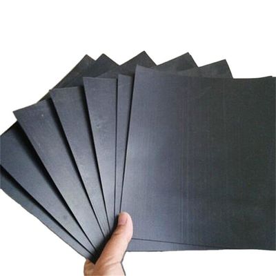 Géomembrane en HDPE noir pour le revêtement d'étang de barrage de poisson dans le style de conception chinois et 0,1-4 mm