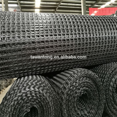 Résistance à la traction élevée Grille géogratique bi-axiale noire pour la stabilisation du sol Matériau PP 30-30 kn