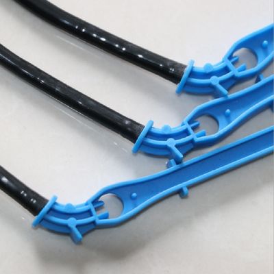 Système d'irrigation agricole de 4L/8L à 2 pièces avec goutte à goutte en PVC noir