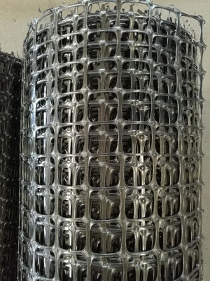 Renforcement des routes Géogrides en plastique bi-axiale 40-40 kn pour maillage routier dans la construction