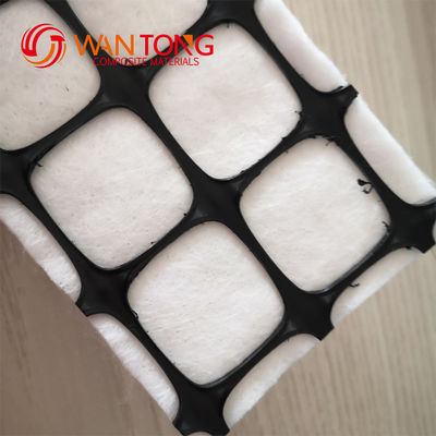 Route en plastique PP Biaxiale Géogrid 40/40kn Géotextile composite non tissé pour le renforcement des routes
