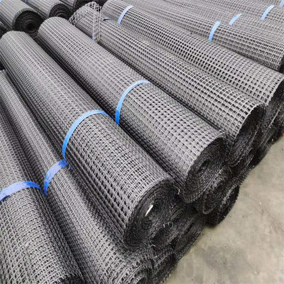 Largeur de 1 à 6 m Polypropylène de PP biassiale géogrid composite non tissé géotextile pour base de route