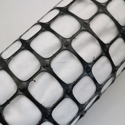Réseau géogridiaire biaxial en PP composite noir pour la construction de routes
