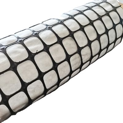 Géogrid composite en plastique à haute résistance à la traction pour le renforcement des routes 50-100m de longueur