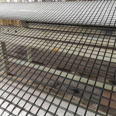 Polyester Géogrid bi-axiale avec certification CE/ISO9001 Maille de taille 25mm*25mm