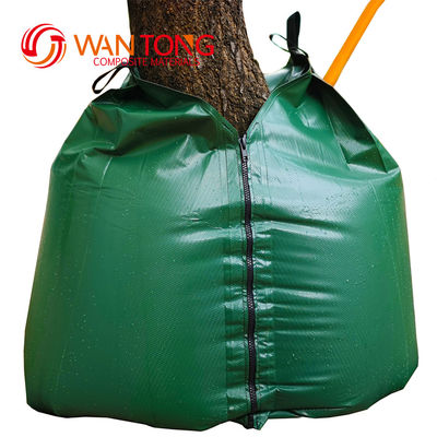 Un sac d'arbre d'arrosage à libération lente de 20 gallons en PVC durable avec fermeture éclair